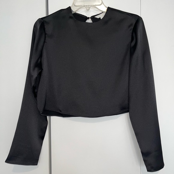NWOT H&M Black Satin-like Cropped Long Sleeve - Picture 1 of 6
